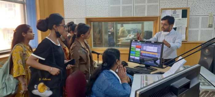 FM Visit By Print And Electronic Media Dept.